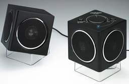 Миниатюрные колонки кубической формы JVC SP-A440 создают объемный звук